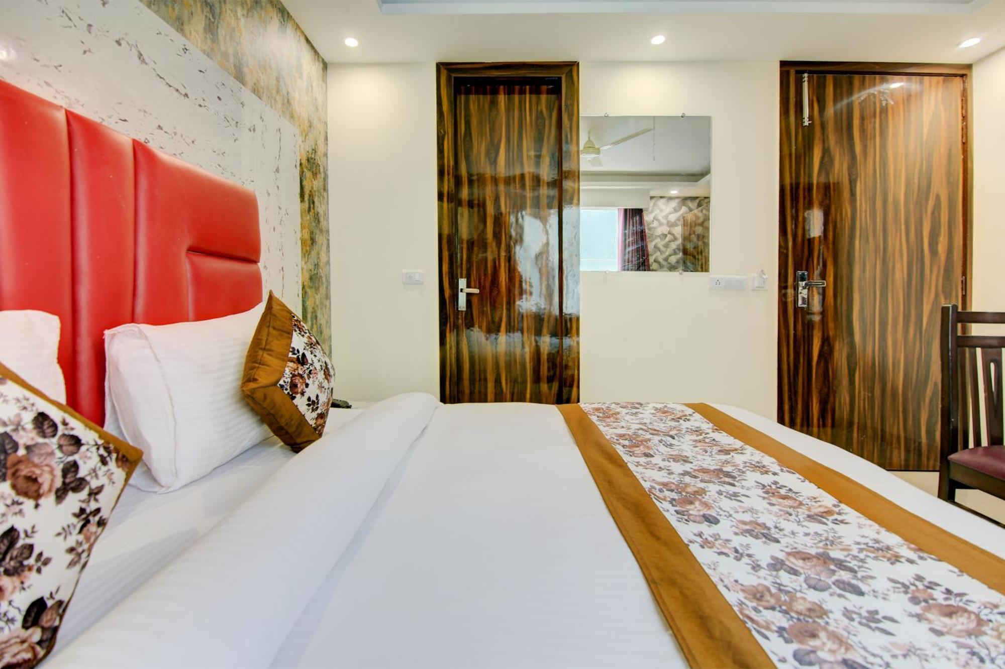 Hotel Smart Signature By Smart Group Нью-Дели Экстерьер фото