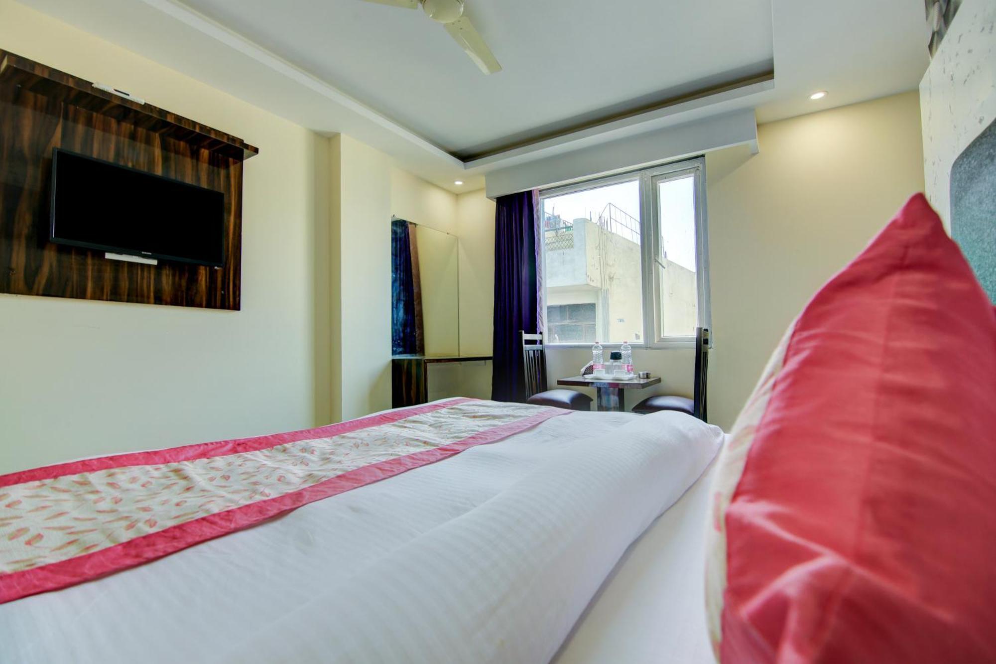 Hotel Smart Signature By Smart Group Нью-Дели Экстерьер фото