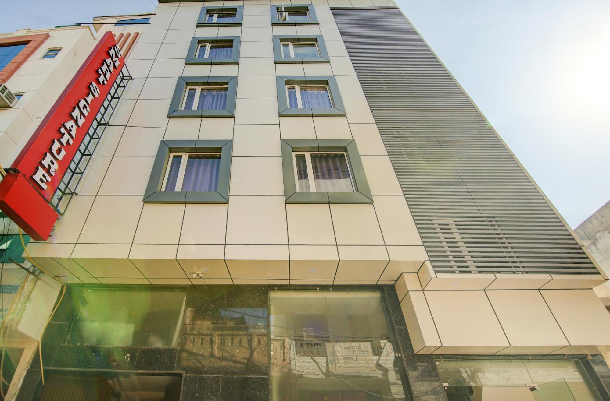 Hotel Smart Signature By Smart Group Нью-Дели Экстерьер фото