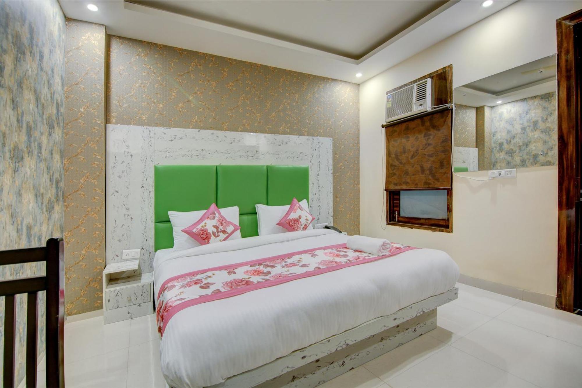 Hotel Smart Signature By Smart Group Нью-Дели Экстерьер фото