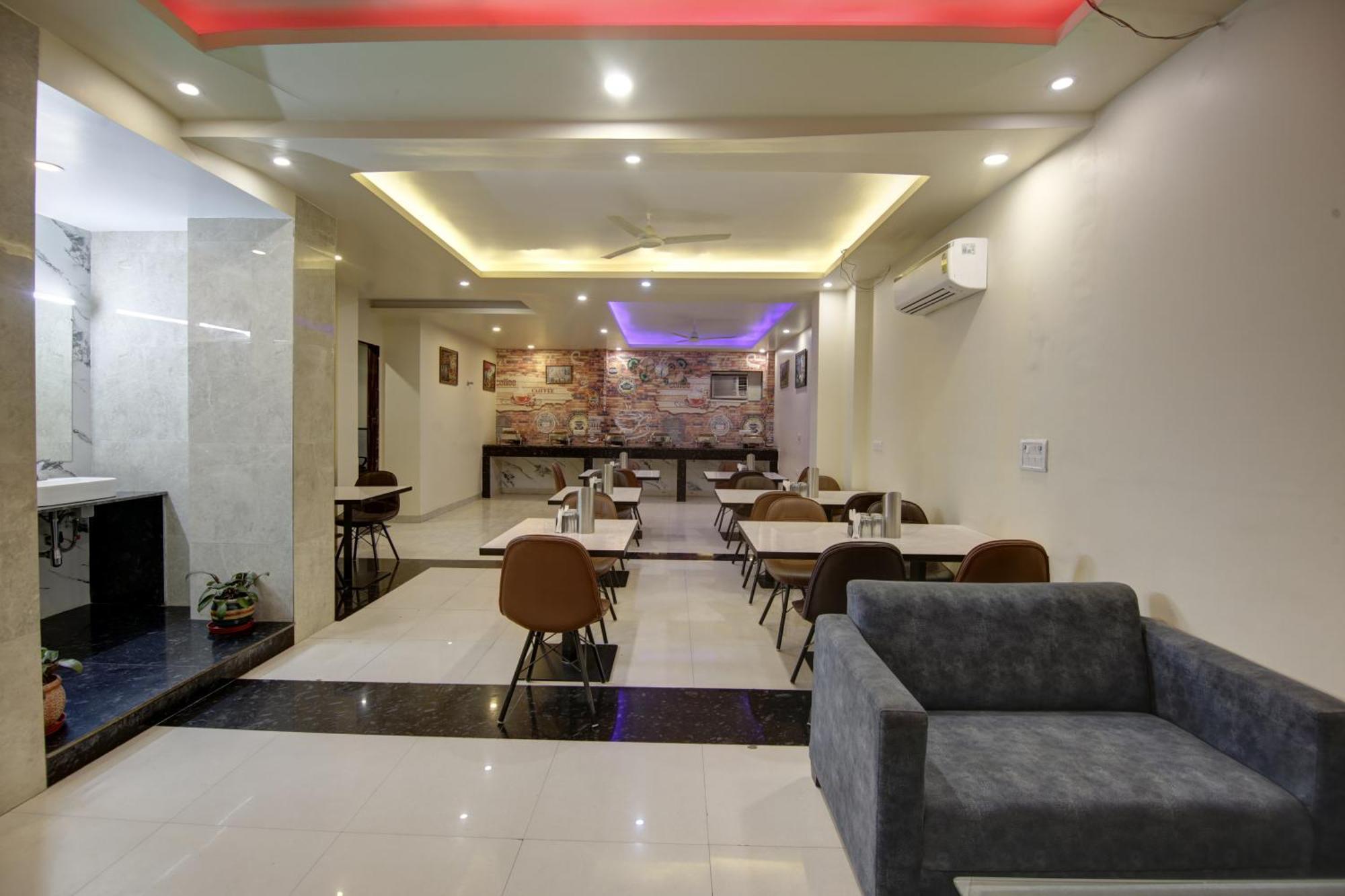 Hotel Smart Signature By Smart Group Нью-Дели Экстерьер фото