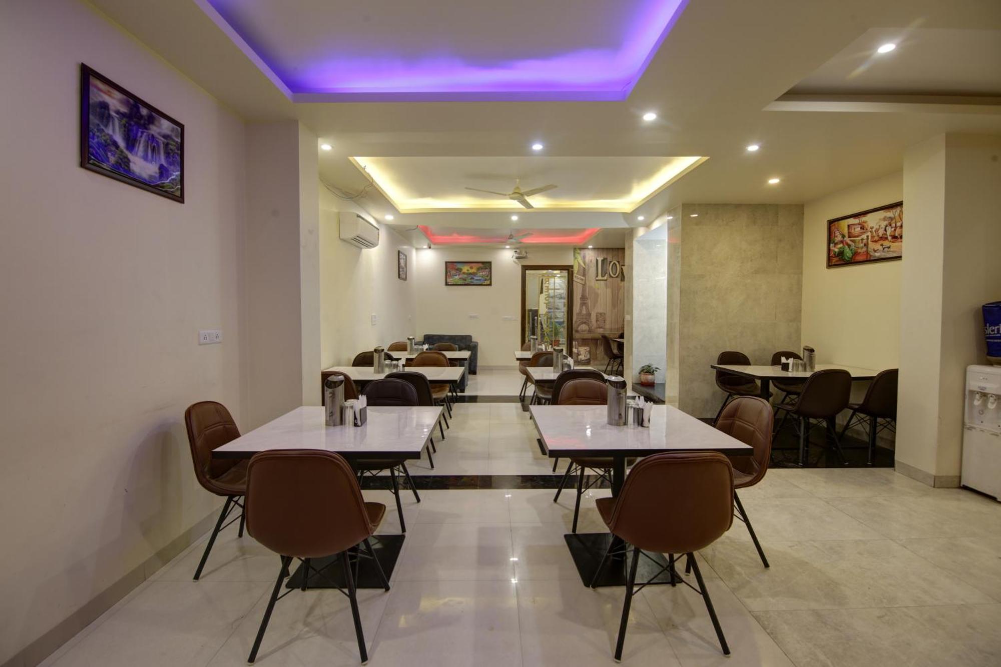 Hotel Smart Signature By Smart Group Нью-Дели Экстерьер фото